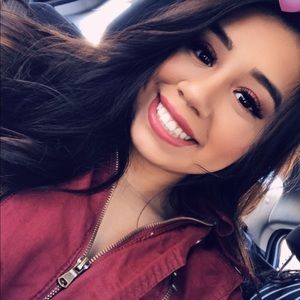 Meet your Posher, Cinthya